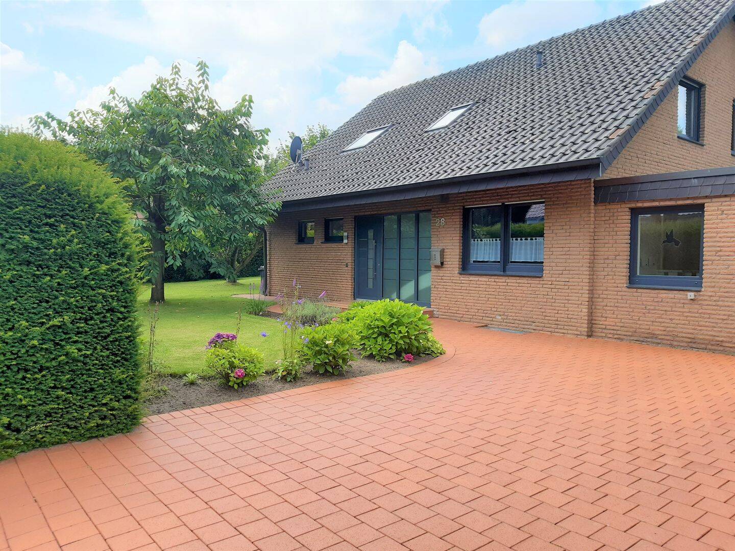 Modernisiertes Einfamilienhaus mit Traumgarten und Sauna in Reken-Maria Veen – provisionsfrei, 48734 Reken