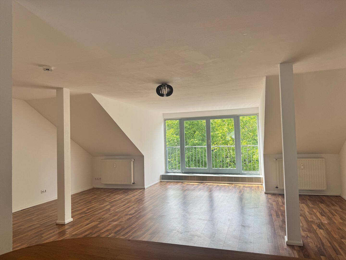PINNEBERG: ATTRAKTIVE DACHGESCHOSSWOHNUNG, 25421 Pinneberg