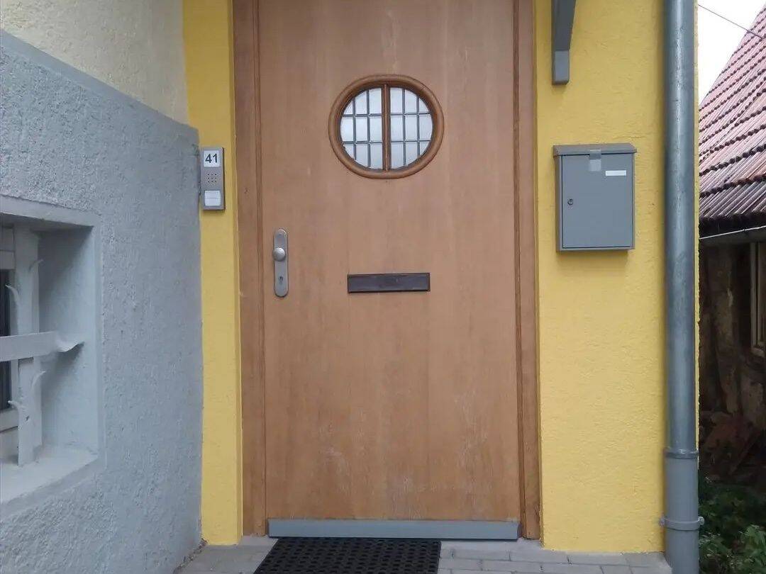 5 Zimmer Wohnung mit separatem Hauseingang in Metzingen-Neuhausen, 72555 Metzingen