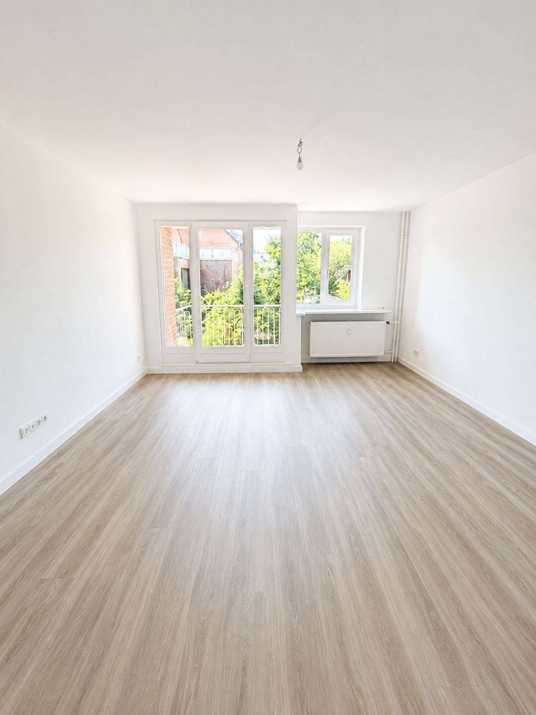 Hochwertige 2-Zimmer-Wohnung mit Balkon in Wedel, 22880 Wedel