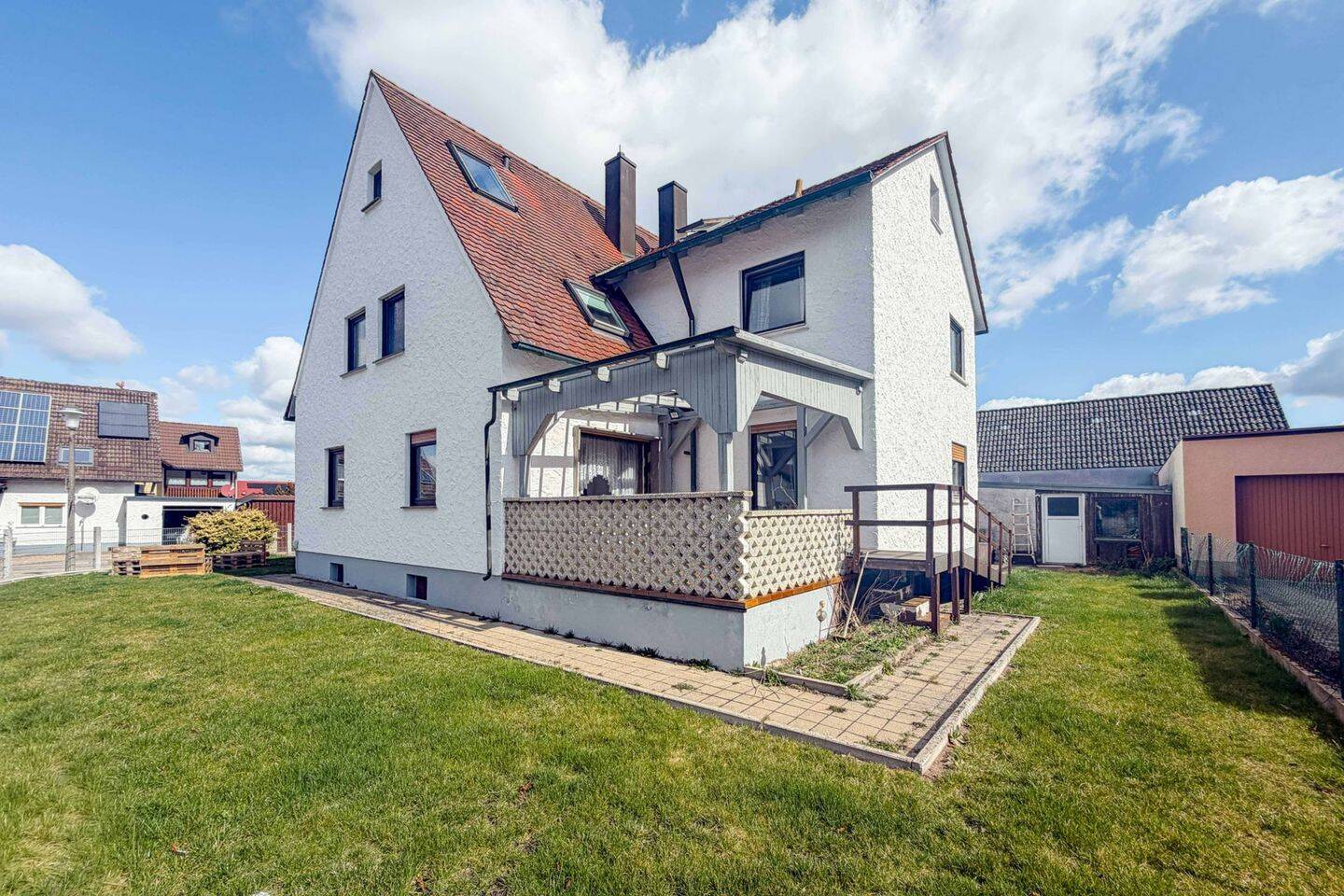 Freistehendes Dreifamilienhaus – Garten, barrierefreiem Erdgeschoss und voller Bezugsfreiheit!, 91187 Röttenbach