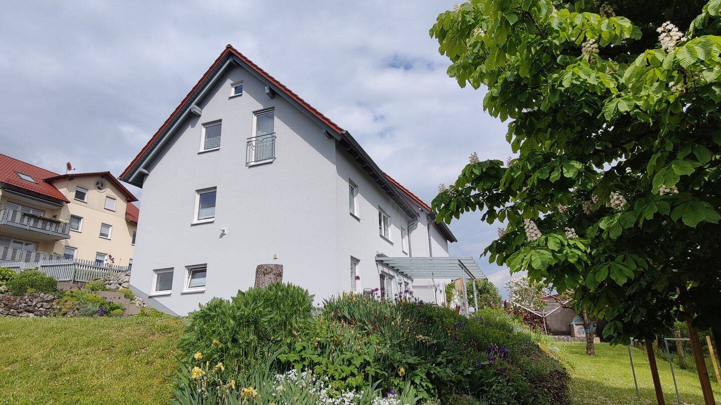 Hier werden Sie sich wohlfühlen: TOP gepflegtes und charmantes Einfamilienhaus in ruhiger Wohnlage, 96170 Priesendorf