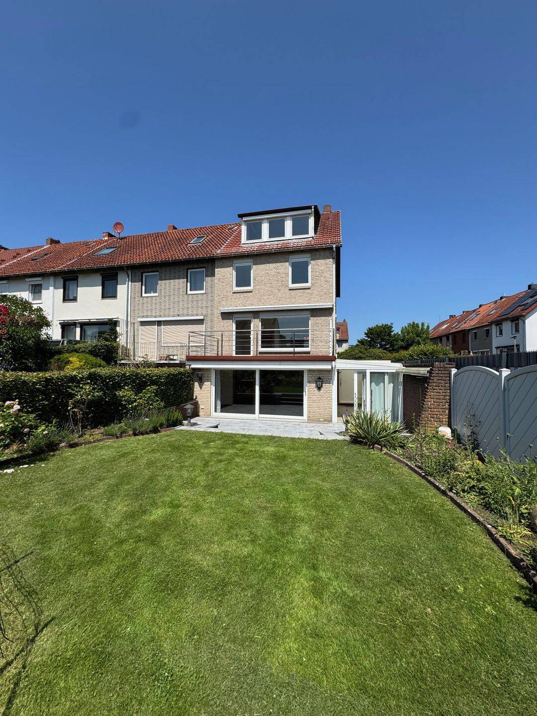 Gepflegtes Reihenendhaus mit großem Garten und EBK in ruhiger Lage in Kattenesch