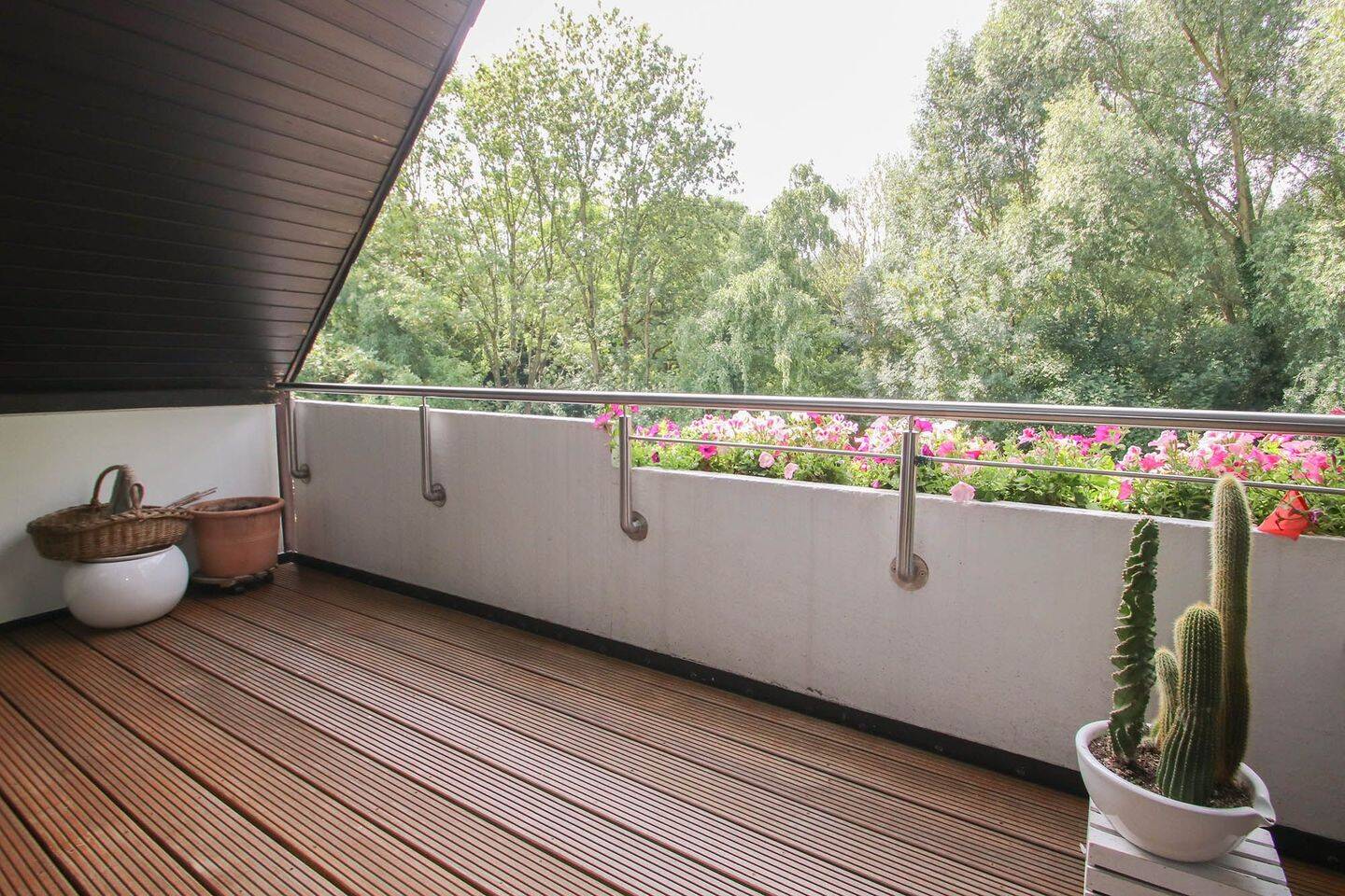 Attraktive Galeriewohnung am Unterbacher See, 40627 Düsseldorf (Gerresheim Unterbach Vennhausen)