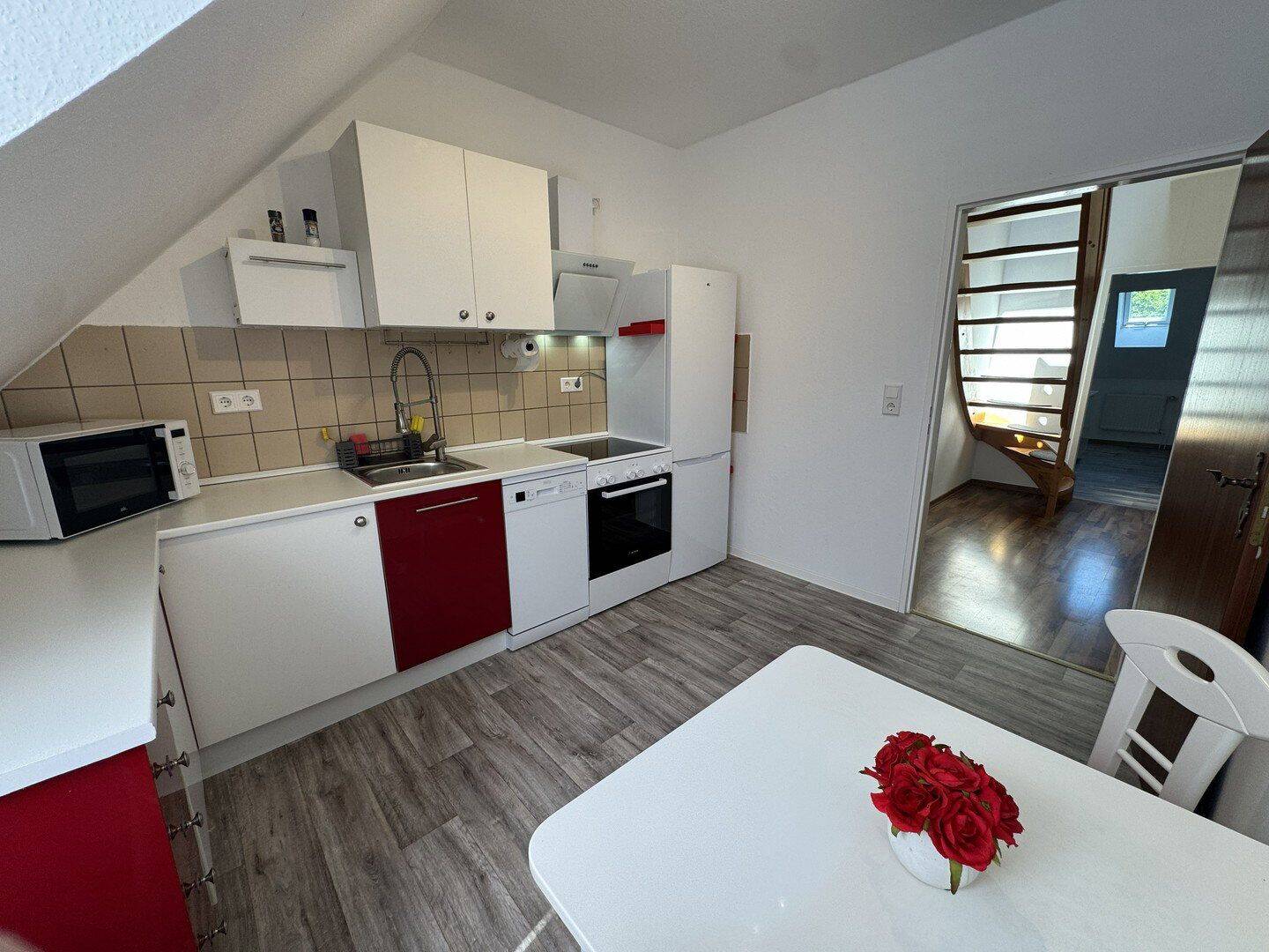 Elsfleth, 2 Zimmer + offenes Studio,  EBK, Waschtrockner, Carport mit Abstellraum, 26931 Elsfleth