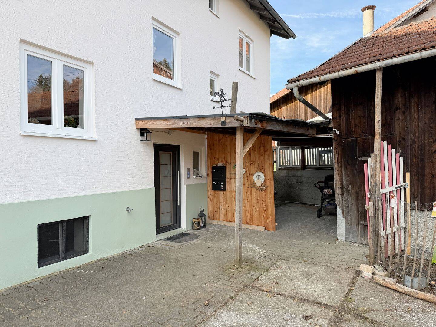 Modernisierte 3,5-Zimmer-Wohnung mit 2 Balkonen, EBK & Stellplatz – großzügig & hell, 87640 Biessenhofen