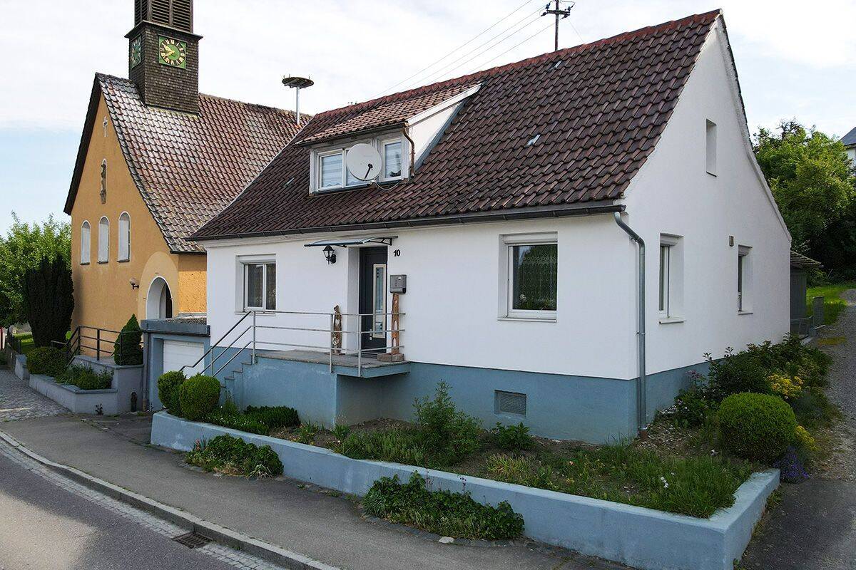 Bezugsfertiges Zuhause . energetisch saniert und moderner Wohnkomfort, 88367 Hohentengen