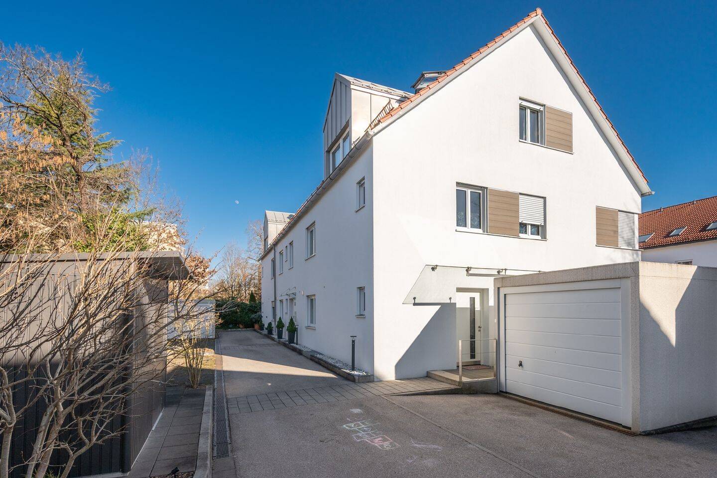 AIGNER – Hochwertiges Reiheneckhaus mit viel Platz für die ganze Familie, 82110 Germering