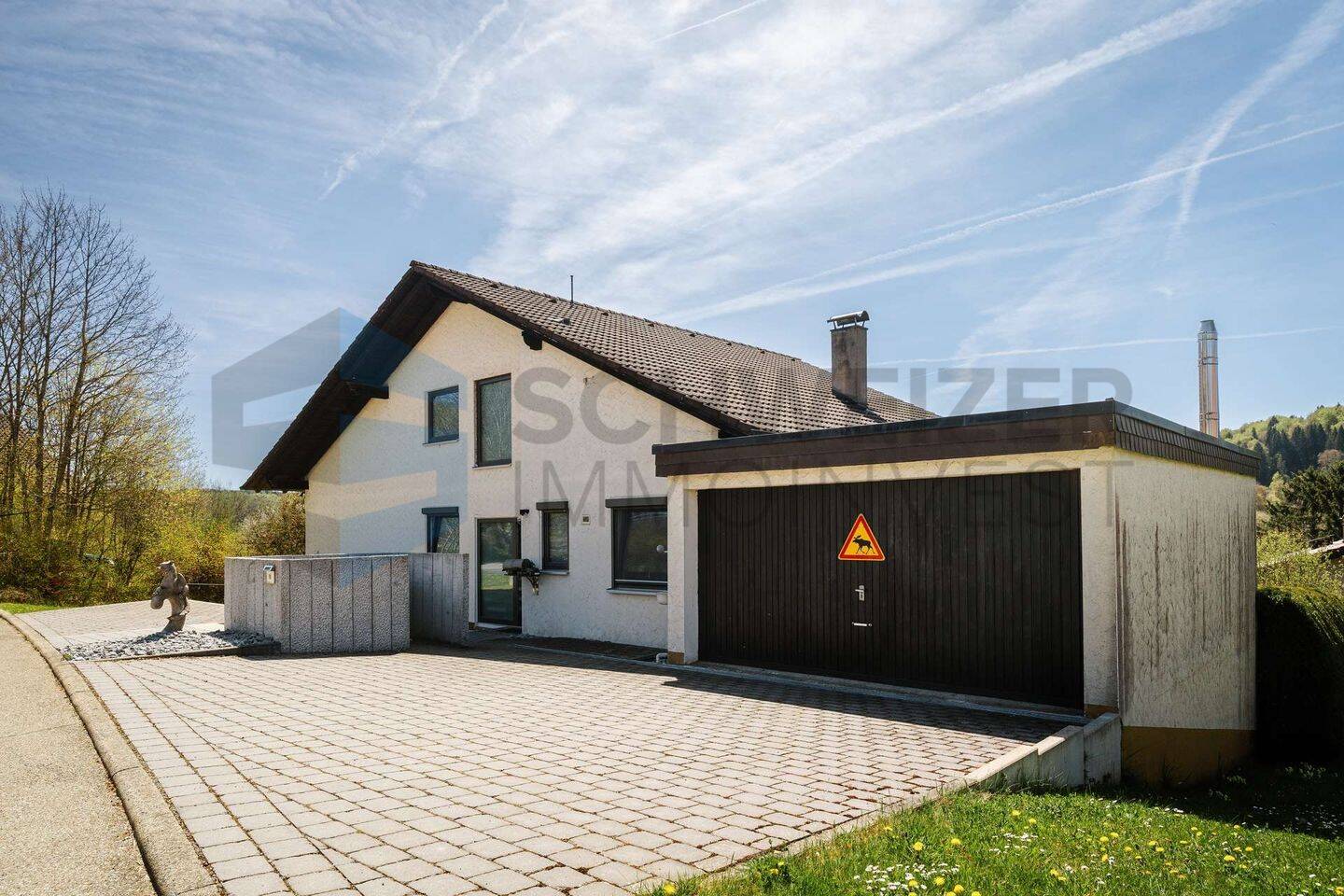 Freistehendes modernisiertes Zweifamilienhaus mit Ausbaupotential in Gomadingen!, 72532 Gomadingen
