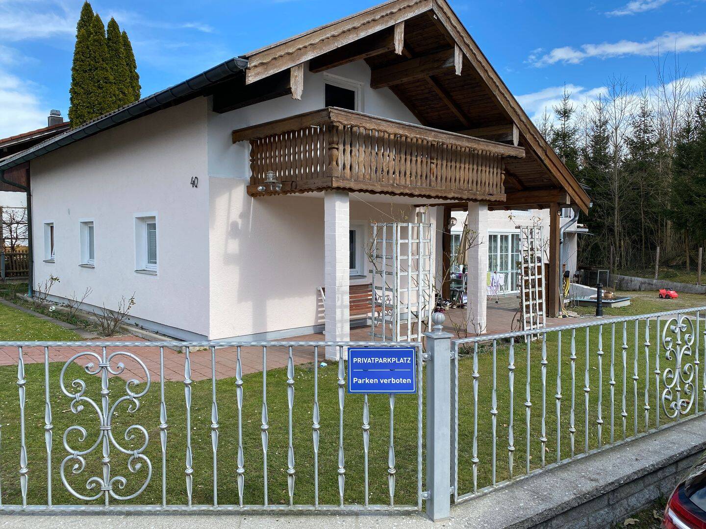 Viel Platz auch für 2 Familien in freistehenden Haus in guter Lage, 83026 Rosenheim (Aising Happing Pang Süd)