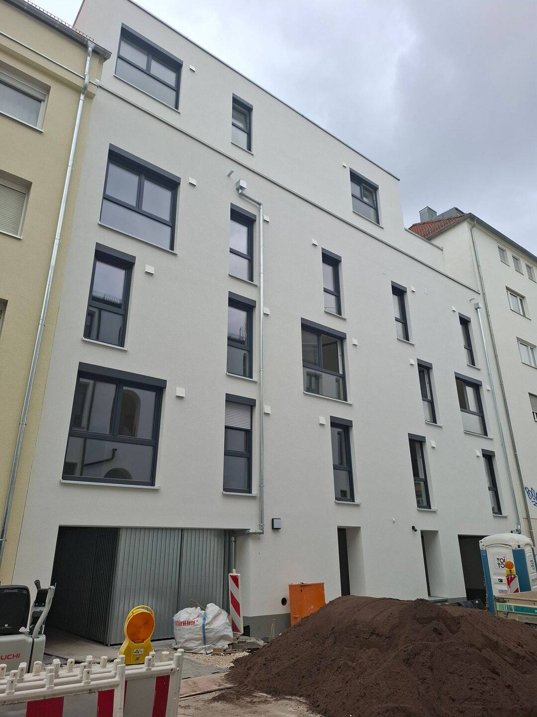 Erstbezug: Moderne 2-Zimmer-Neubauwohnung in begehrter Lage von Nürnberg-St. Peter, 90478 Nürnberg (Dutzendteich Gleißhammer Glockenhof Sankt Peter Zerzabelshof)