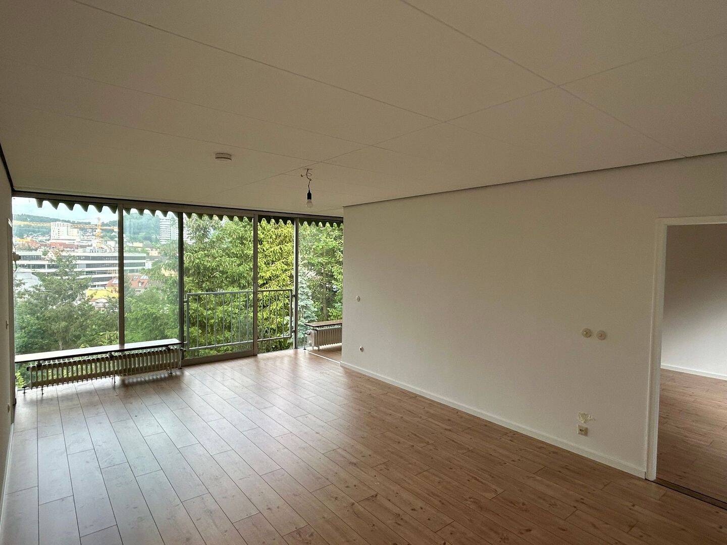 (Befristet auf 1 Jahr) 5-Zimmer-Wohnung im 79539 Lörrach zur Vermietung., 79539 Lörrach