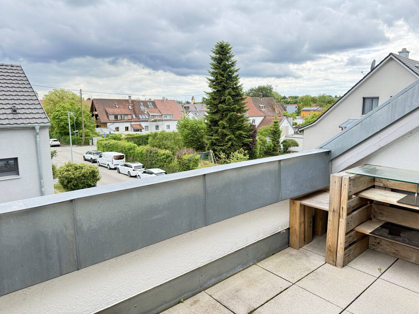 Schorer-Immobilien: Wohnglück mit schöner Dach-Loggia in Gersthofen, 86368 Gersthofen
