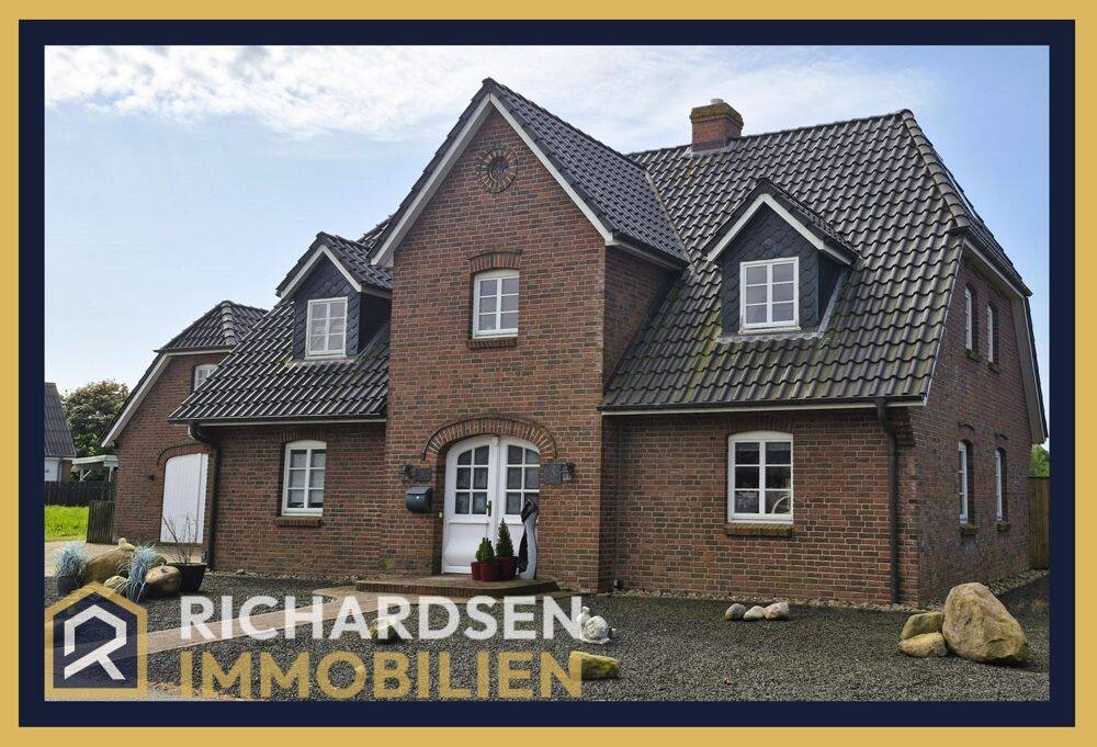 Repräsentatives Einfamilienhaus mit großem Garten in ruhiger Lage in Neukirchen, 25927 Neukirchen