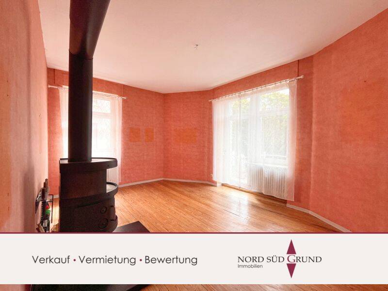 3-Zimmer-Altbauwohnung mit Balkon und Kaminofen in Baden-Baden Innenstadt, 76530 Baden-Baden (Ebersteinburg Innenstadt Lichtental Varnhalt Weststadt)