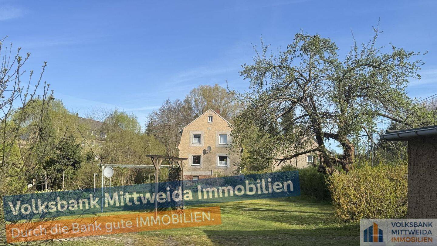 Einfamilienhaus mit großem Grundstück und Doppelgarage in ruhiger Lage!, 9661 Hainichen