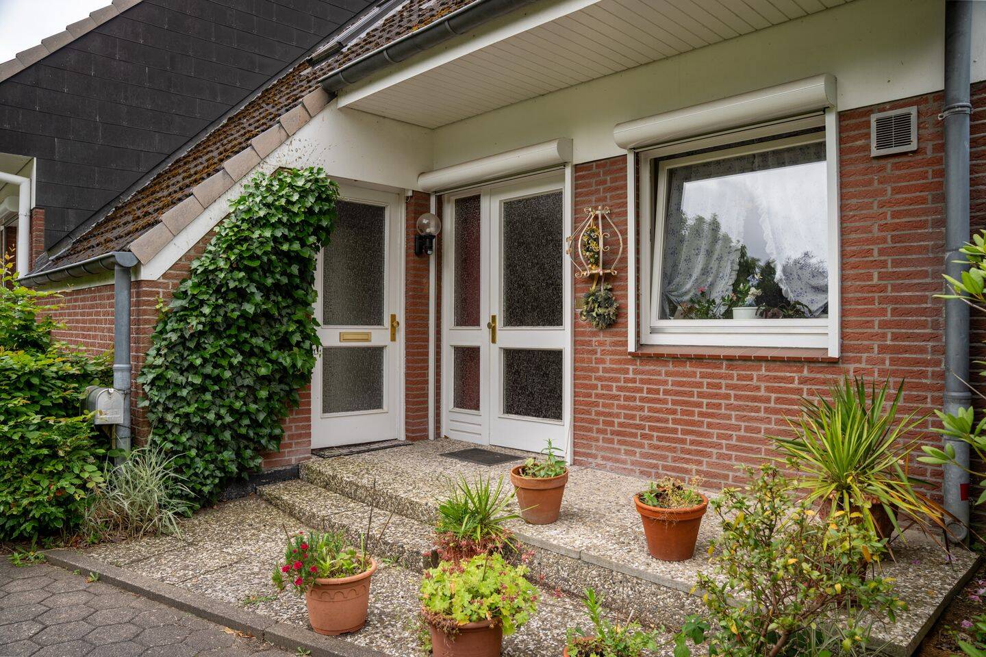 Großes Reihenhaus mit neuer Heizung, Garten, Balkon und Carport in ruhiger Lage Wedels, 22880 Wedel