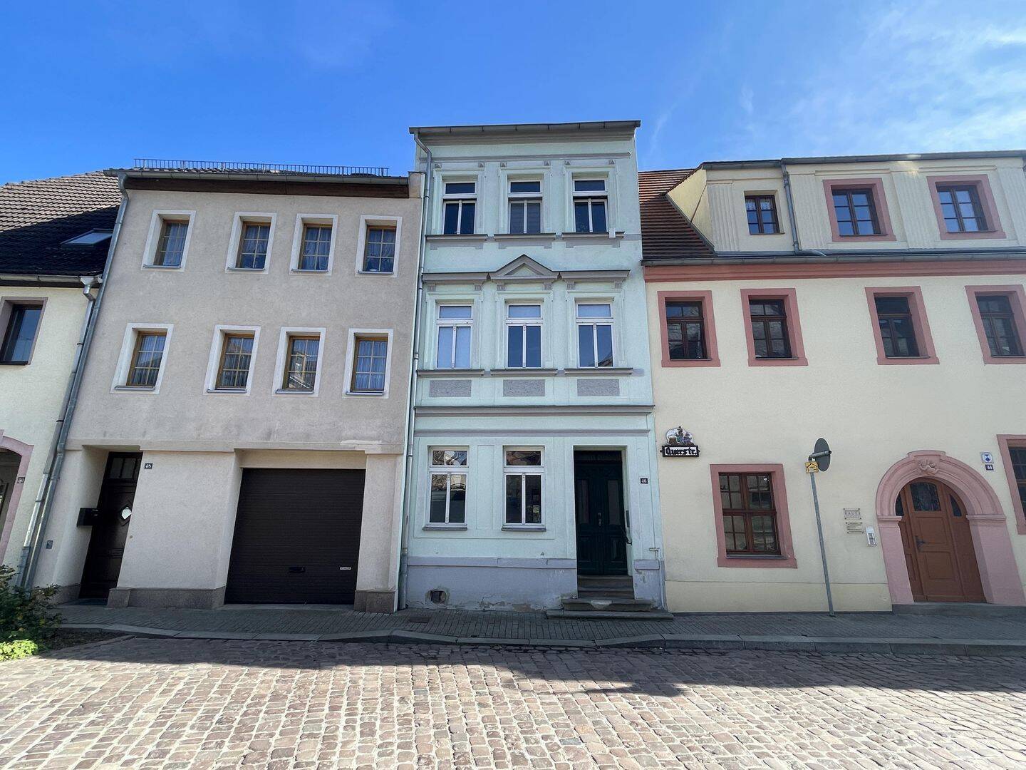 Roßwein: MFH mit 4 WE – ca. 10.000 € JNKM – Faktor 12 auf 9 steigerbar, 4741 Roßwein