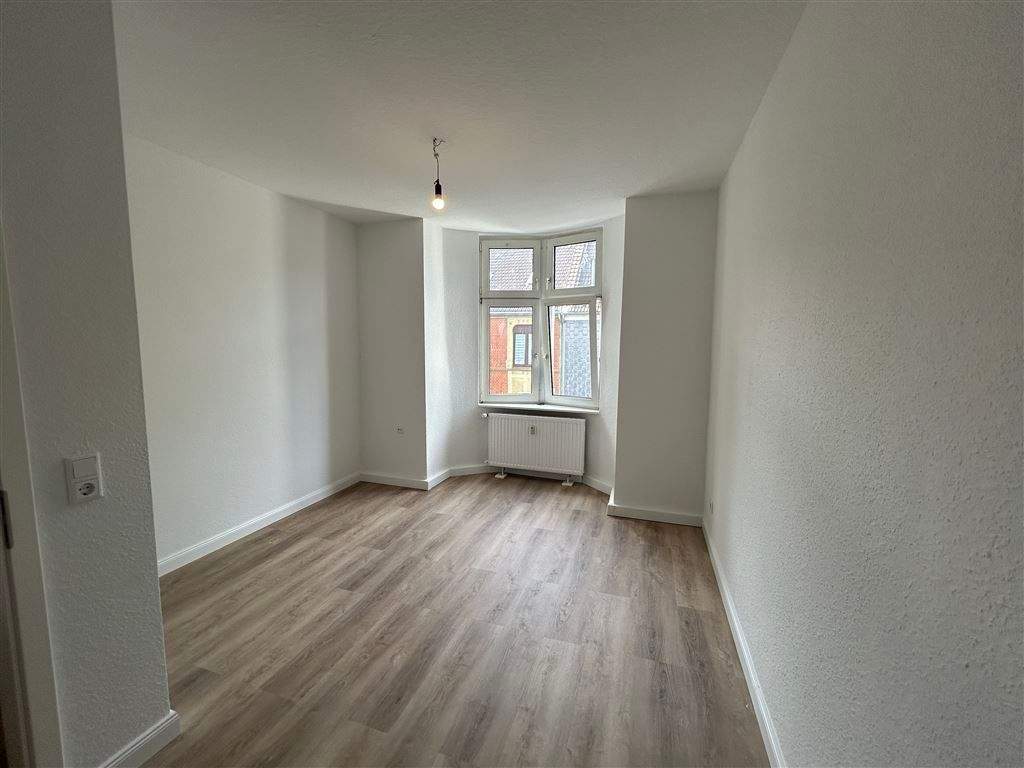 Altbaucharme in Essen-Kray! Renovierte 2-Zi-Whg zu vermieten