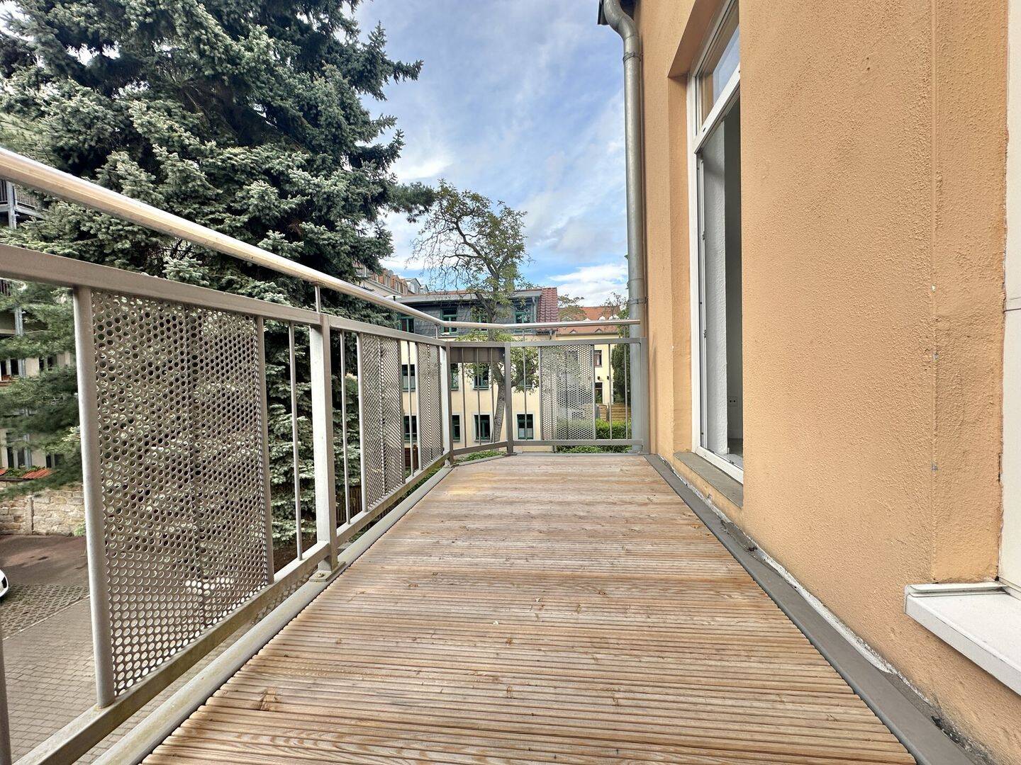 Attraktive Ferienwohnung mit bestehender Genehmigung, 1099 Dresden