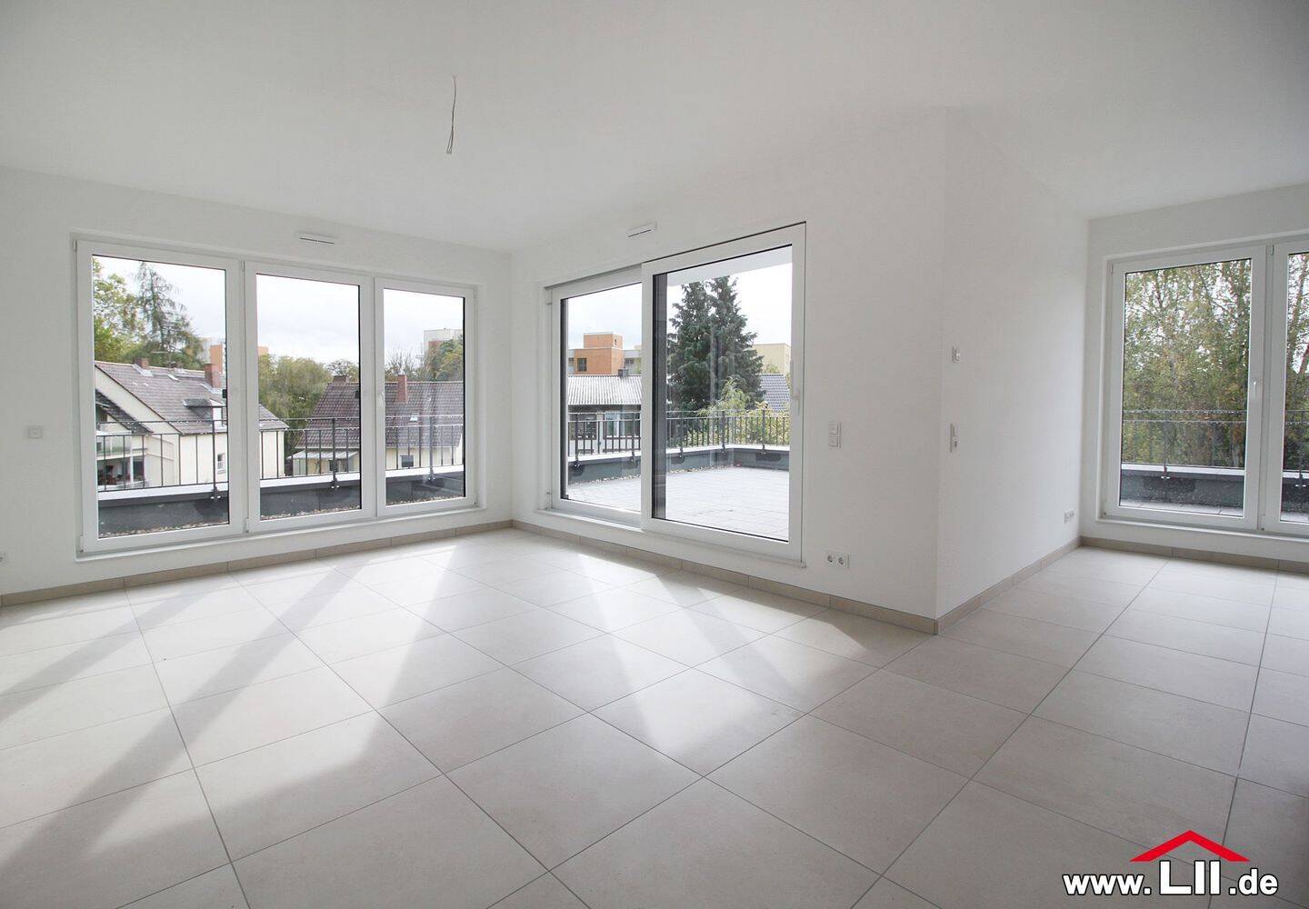 3 Zi-Penthouse mit großer Dachterrasse, 60439 Frankfurt am Main (Heddernheim Kalbach Niederursel Praunheim)