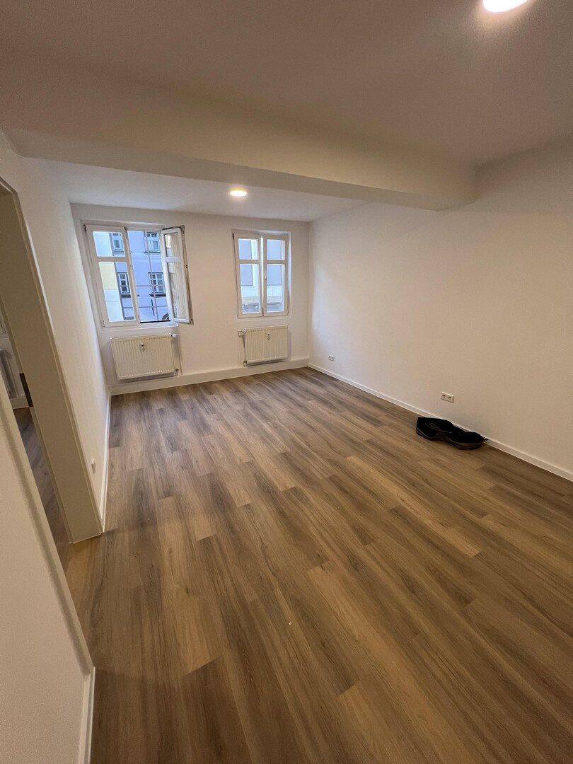 Zentral & saniert: 2-Zimmer-Apartment direkt am Flair Fürth, 90762 Fürth (Innenstadt)