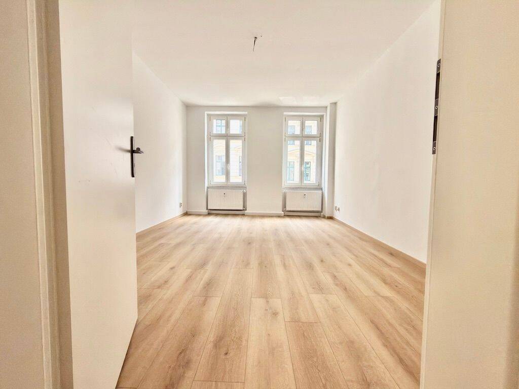 ERSTBEZUG NACH RENOVIERUNG | Stilvolle 3,5-Zimmer-Altbauwohnung mit Wintergarten & neuer Einbauküche, 4315 Leipzig (Neustadt-Neuschönefeld Sellerhausen-Stünz Volkmarsdorf)