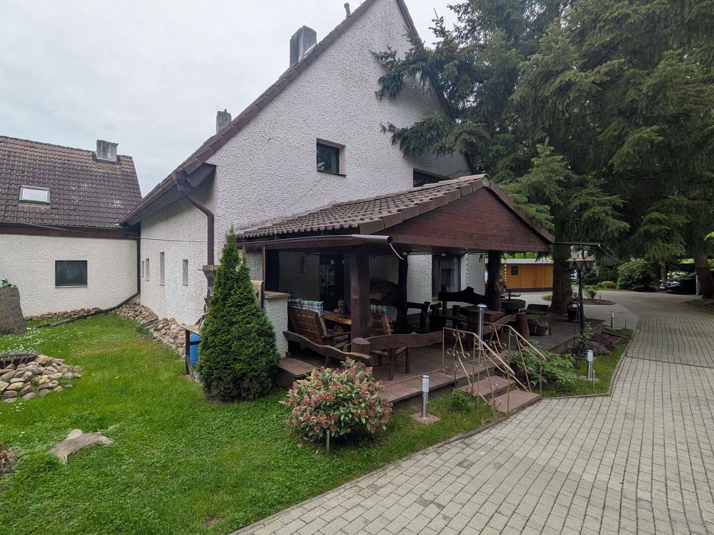 Privatsee-Charakter: Zwei Wohnhäuser auf 16.910 m² Grundstück mit eigenem Gewässer, 6905 Bad Schmiedeberg