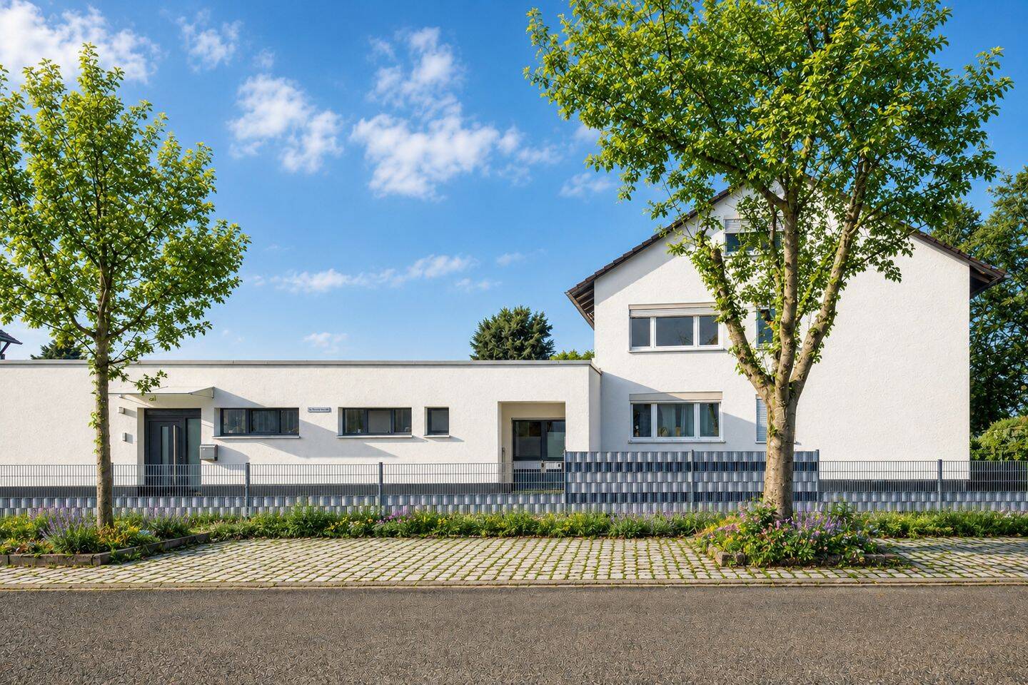 MFH mit 9 Wohnungen in ruhiger Lage in der Nordweststadt, große Einheit im EG sofort frei!, 76185 Karlsruhe