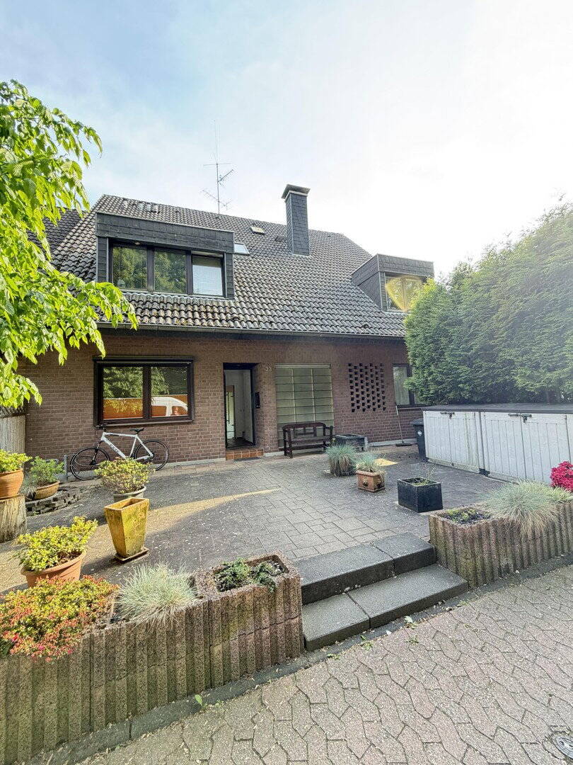 Großzügiges Zweifamilien-/Mehrgenerationshaus mit schönem Südgarten in Ratingen-Süd, 40878 Ratingen