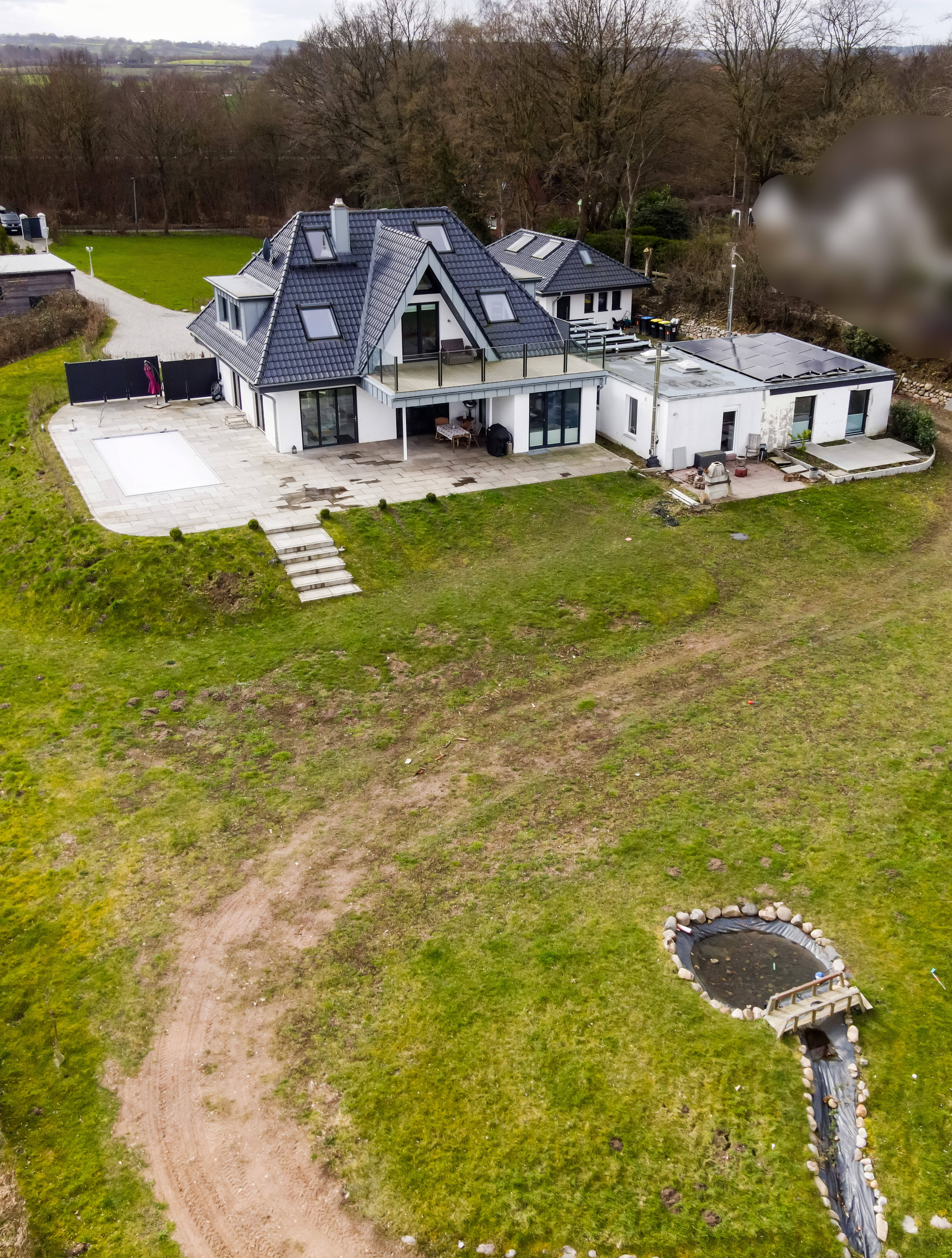 Im Auftrag: Seltene Gelegenheit – Familienanwesen mit parkähnlichen Grundstück und direktem Zugang zum Molfsee, Pool und großer Garage, 24113 Molfsee (Gaarden-Süd Hassee)