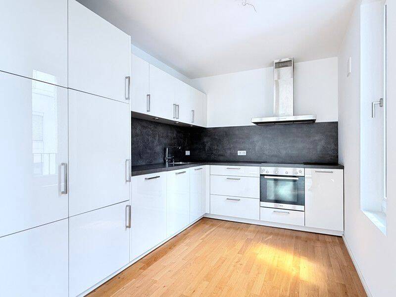 Größzügige 2-Zi.-Wohnung mit attraktiven Grundriss, EBK und Balkon, 60486 Frankfurt am Main (Bockenheim Gallus Rödelheim Westend-Süd)