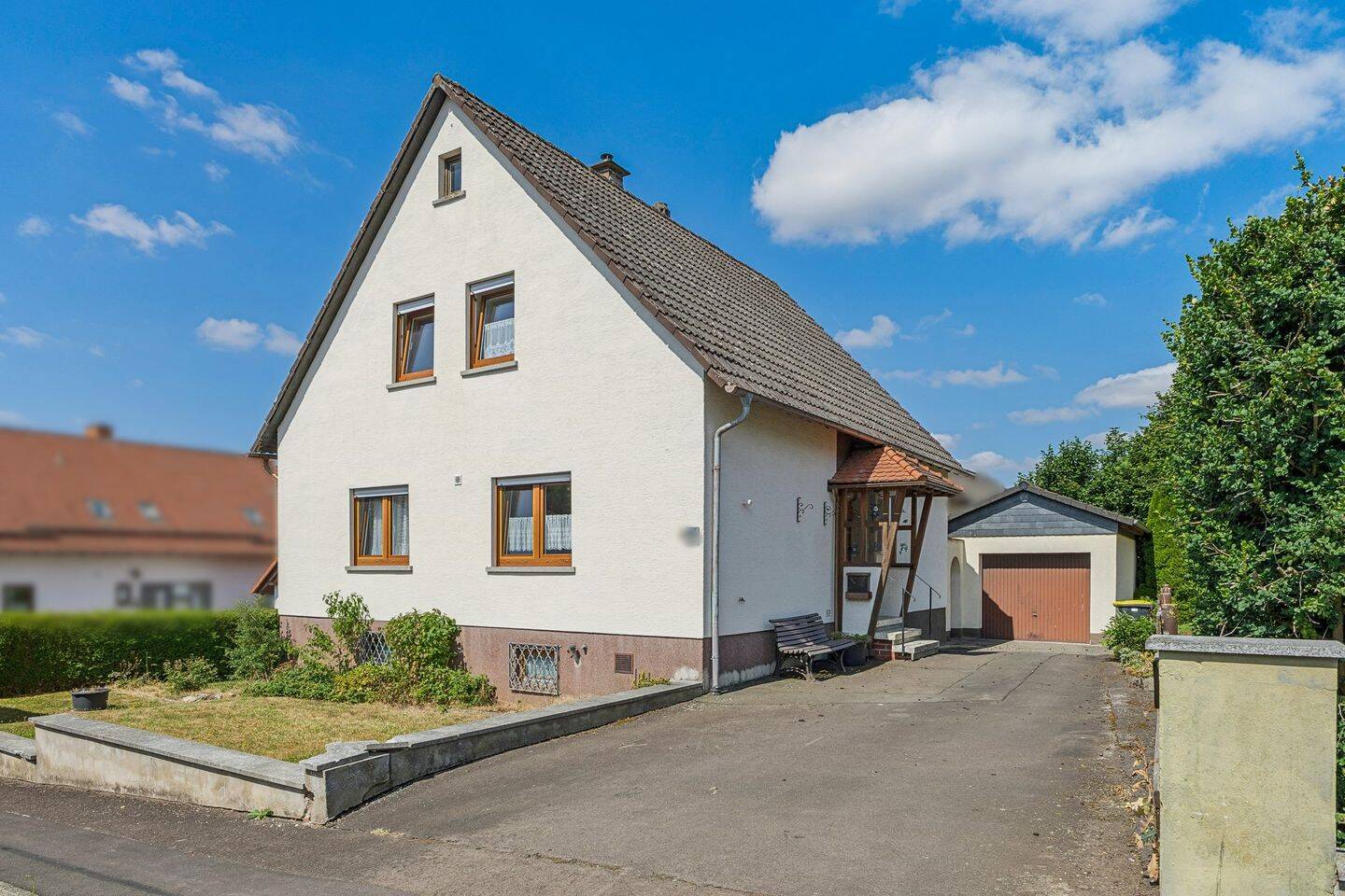 Platz für die Familie – gepflegtes Einfamilienhaus mit Garten und Garage in Mücke / Ober-Ohmen!, 35325 Mücke