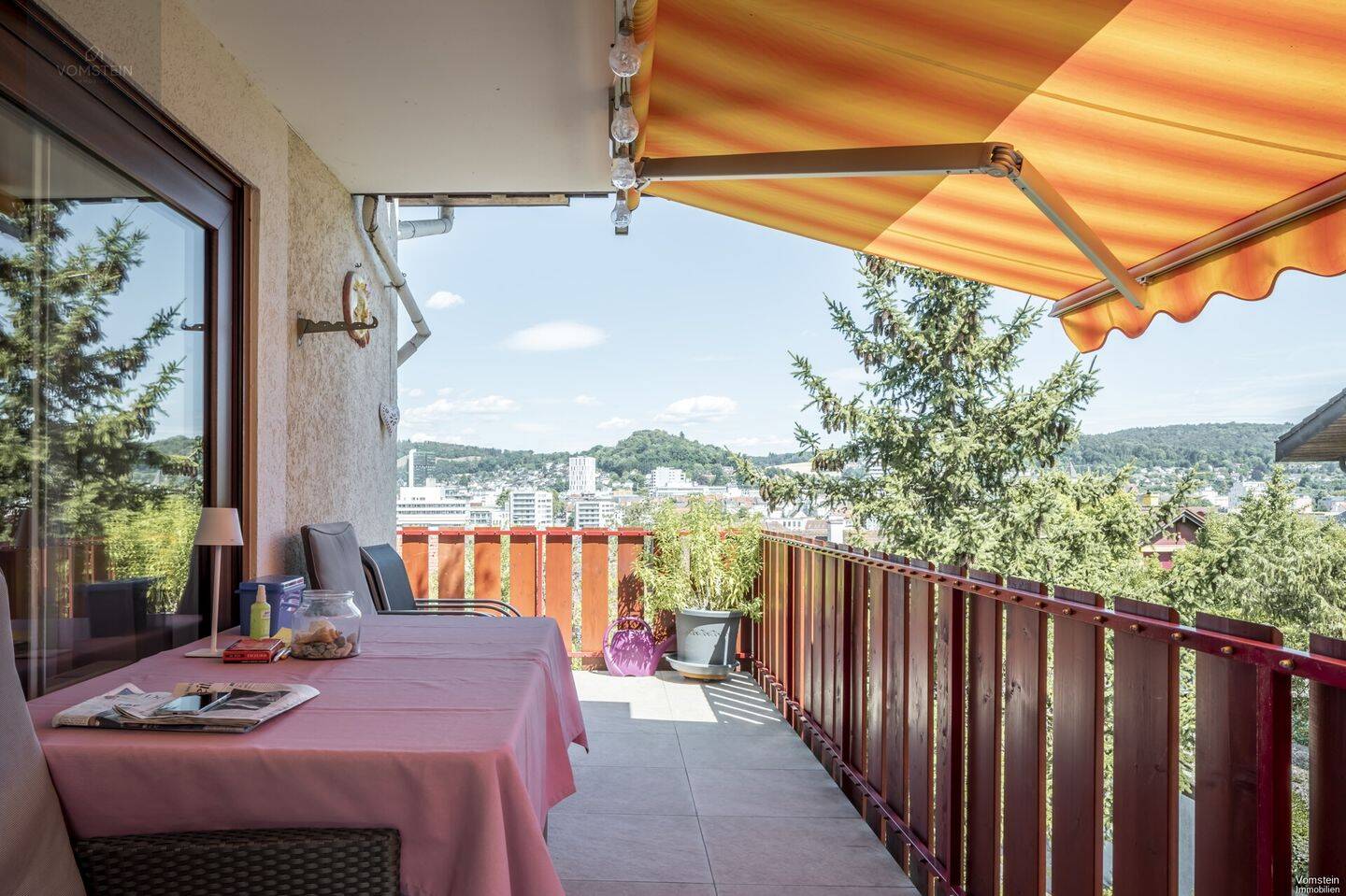 Weitblick auf die Burg und die Stadt Lörrach – großzügige 4,5 Zimmer-Stadtwohnung zu verkaufen, 79539 Lörrach