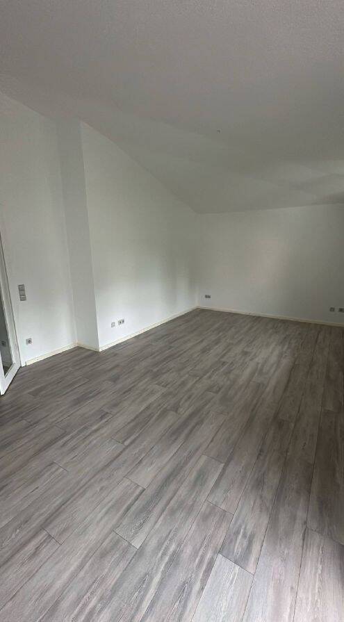 3-Zimmer-Wohnung mit Balkon im Dachgeschoss in Berlin-Grünfließer Gang, 12587 Berlin (Treptow-Köpenick Friedrichshagen Kleingartenanlage Erpetal Kleingartenanlage Wiesengrund)