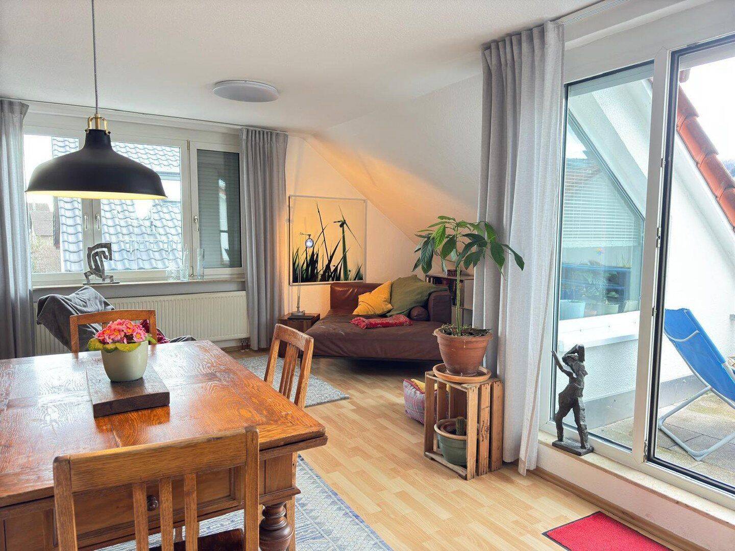 Gemütliche Wohnung mit zusätzlichem Raum im ausgebauten Dachspitz, 73630 Remshalden