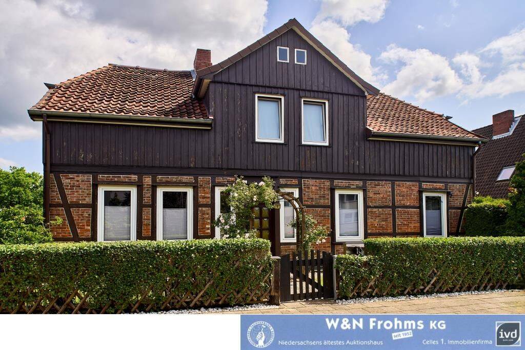 Dreifamilienhaus in bevorzugter Wohnlage von Celle-Westercelle Sackgassenlage, 29227 Celle
