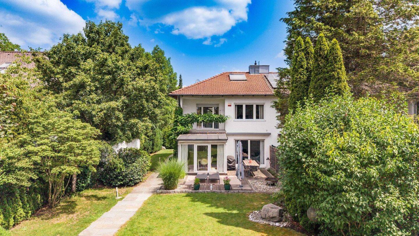 Charmante Doppelhaushälfte in Bestlage Grünwald von Privat, 82031 Grünwald
