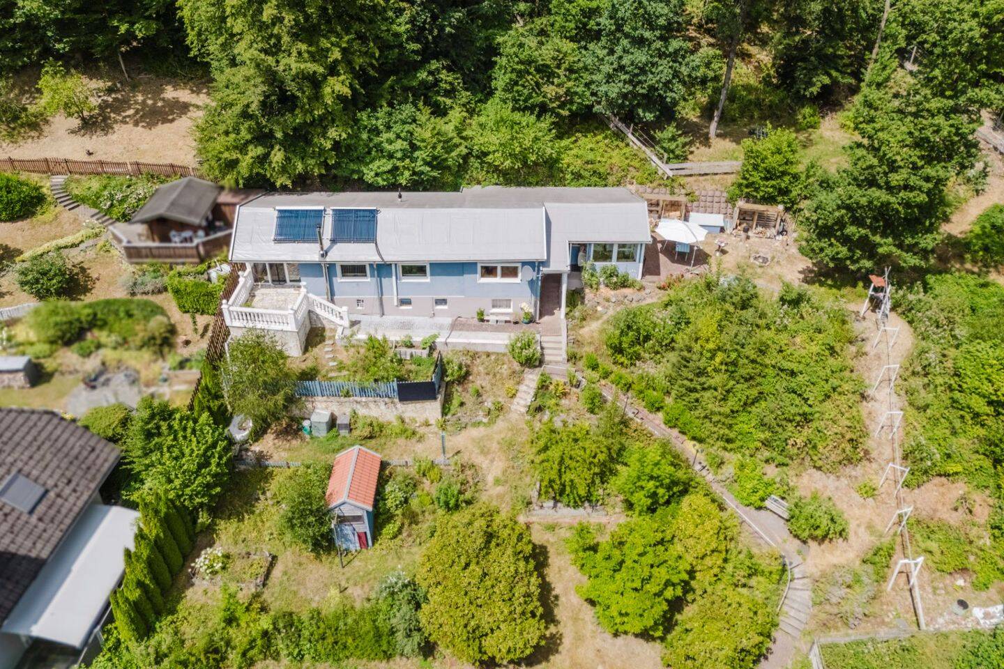 Freiheit am Waldrand: Einfamilienhaus mit endlosem Fernblick, Terrasse & Sauna, 58791 Werdohl