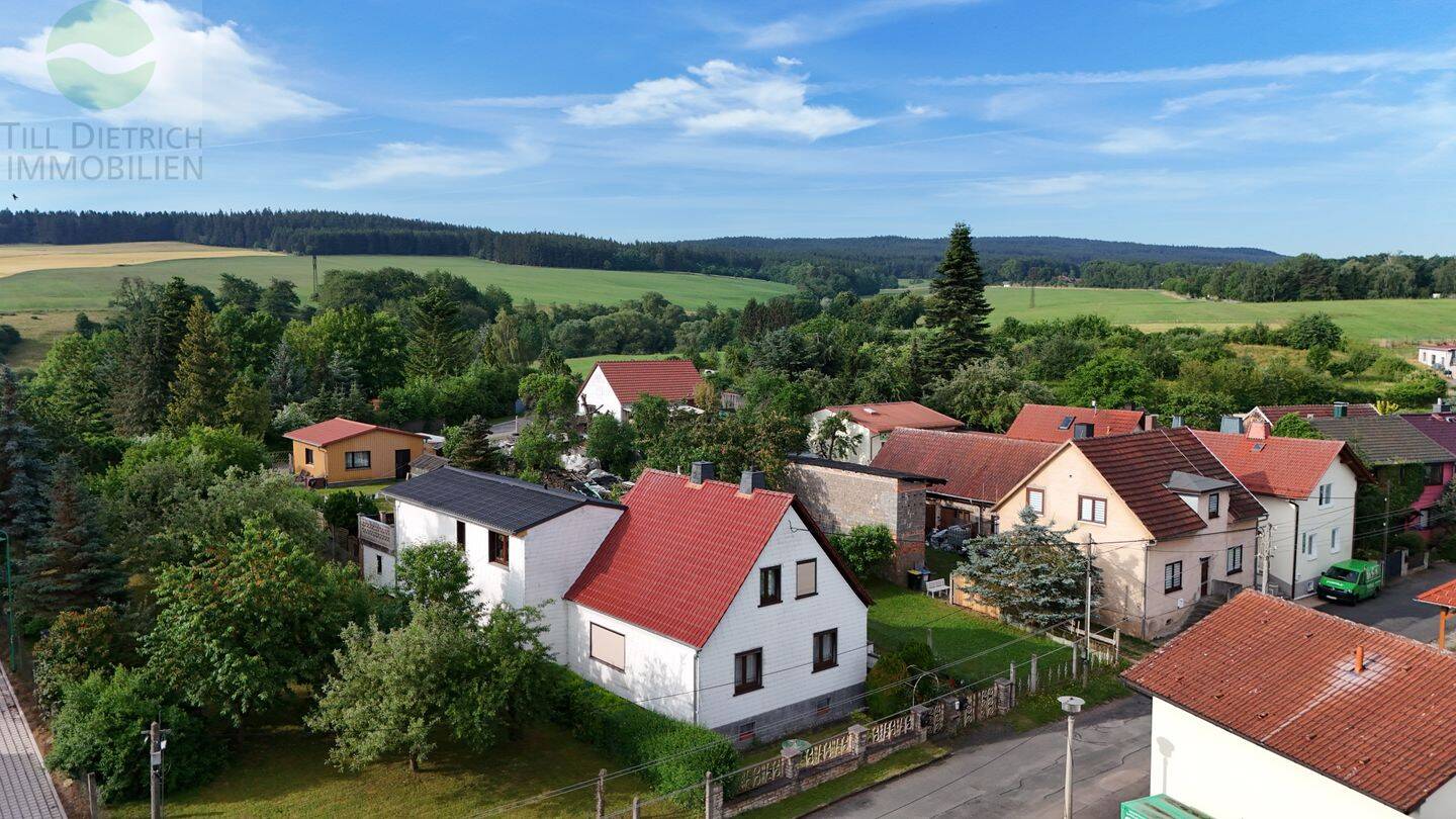 Großzügiges Mehrfamilienhaus mit viel Potenzial in ruhiger Lage, 98694 Ilmenau (Pennewitz)