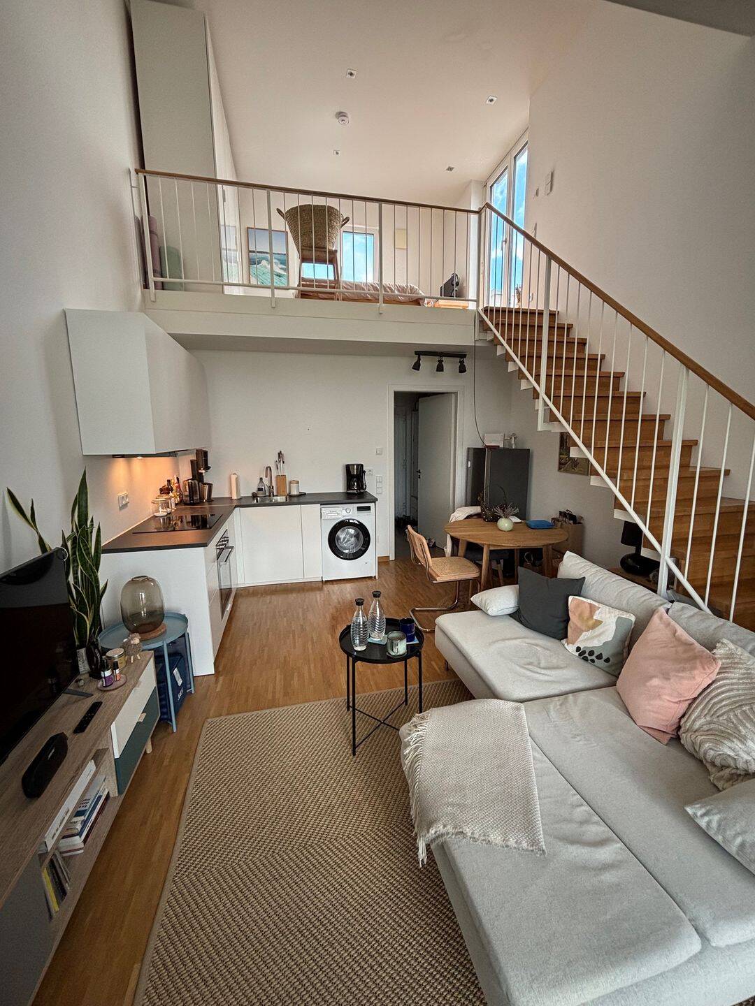 1,5 Zimmer Maisonette mit Dachterrasse und Loggia Nähe Bahnhof Pasing, 81245 München (Aubing-Lochhausen-Langwied Pasing-Obermenzing)