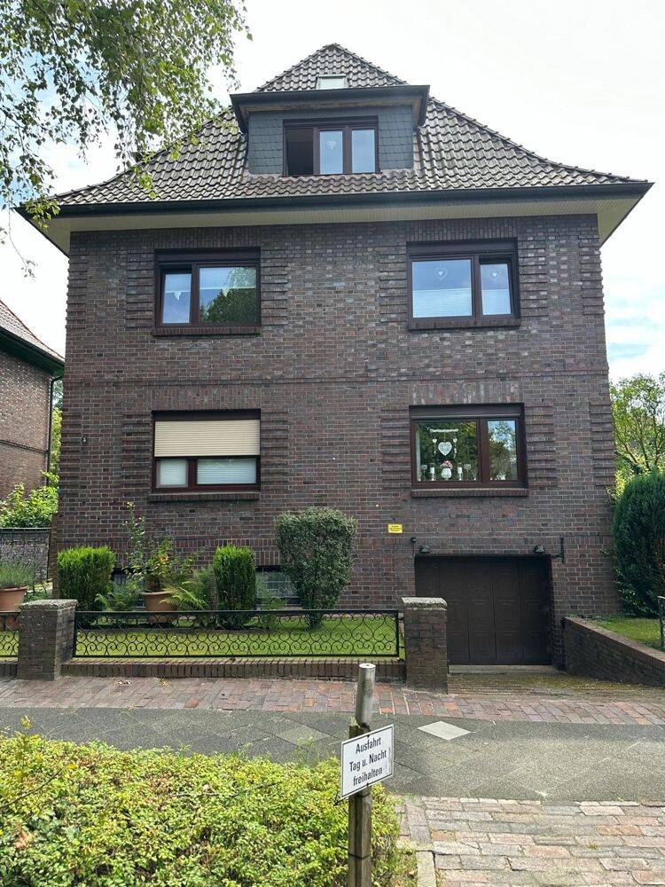 Geräumige 4-Zimmer-Wohnung mit Terrasse, Einbauküche und begehbarem Kleiderschrank im Hansaviertel!, 26382 Wilhelmshaven (Bant Heppens Innenhafen Innenstadt Siebethsburg)