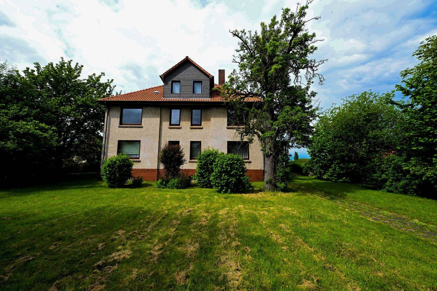 Mehrfamilienhaus / nach Ausbau bis zu ca. 450 qm / 6 Wohneinheiten, 31241 Ilsede