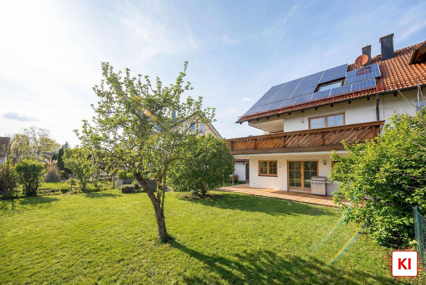Fernwärme, PV und gehobene Ausstattung: Gepflegte DHH als Zweifamilienhaus, 82239 Alling