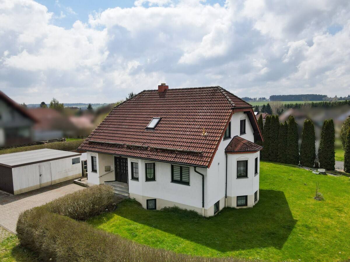Großzügiges Einfamilienhaus mit Kamin und großem Grundstück in Frankenheim, 98634 Frankenheim/Rhön