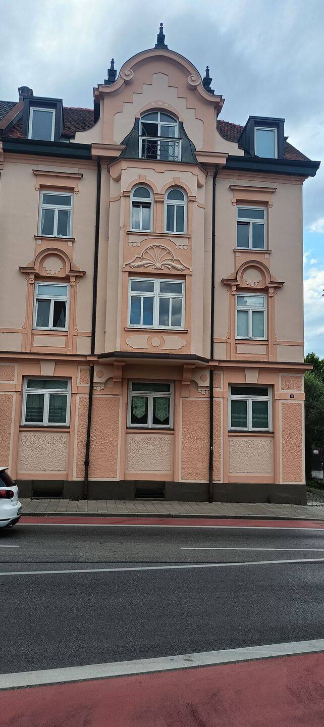 Lichtdurchflutete Altbauwohnung, 83022 Rosenheim (Happing Innenstadt Ost Süd West)