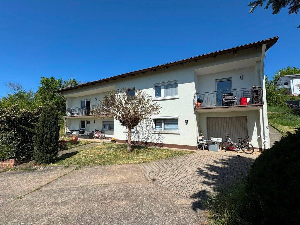 Wohnhaus auf riesigem Grundstück, 63785 Obernburg a. Main