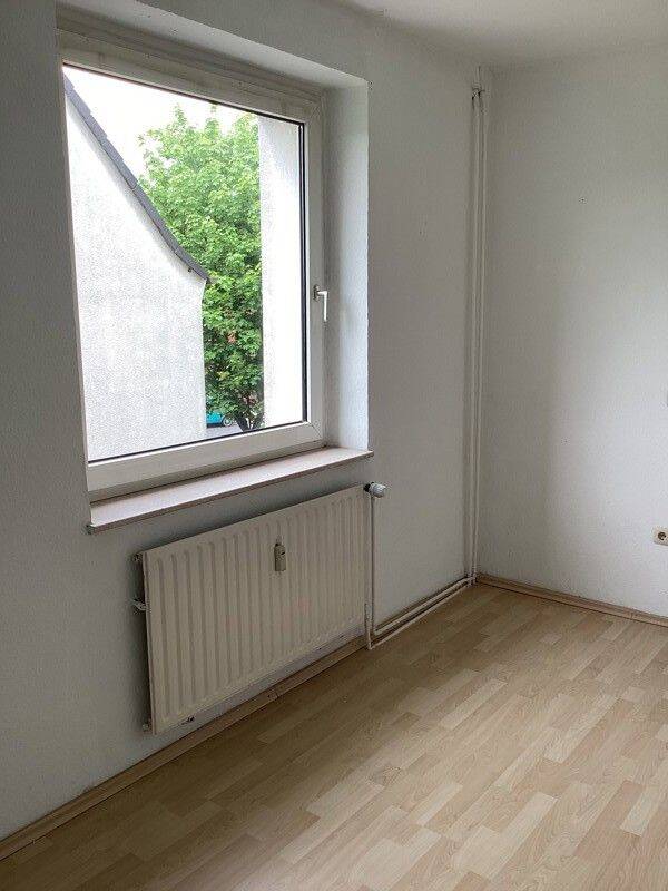 Komm nach Sterkrade: 2 renovierte Zimmer mit großer Wohnküche in super ruhiger Wohnlage, 46145 Oberhausen