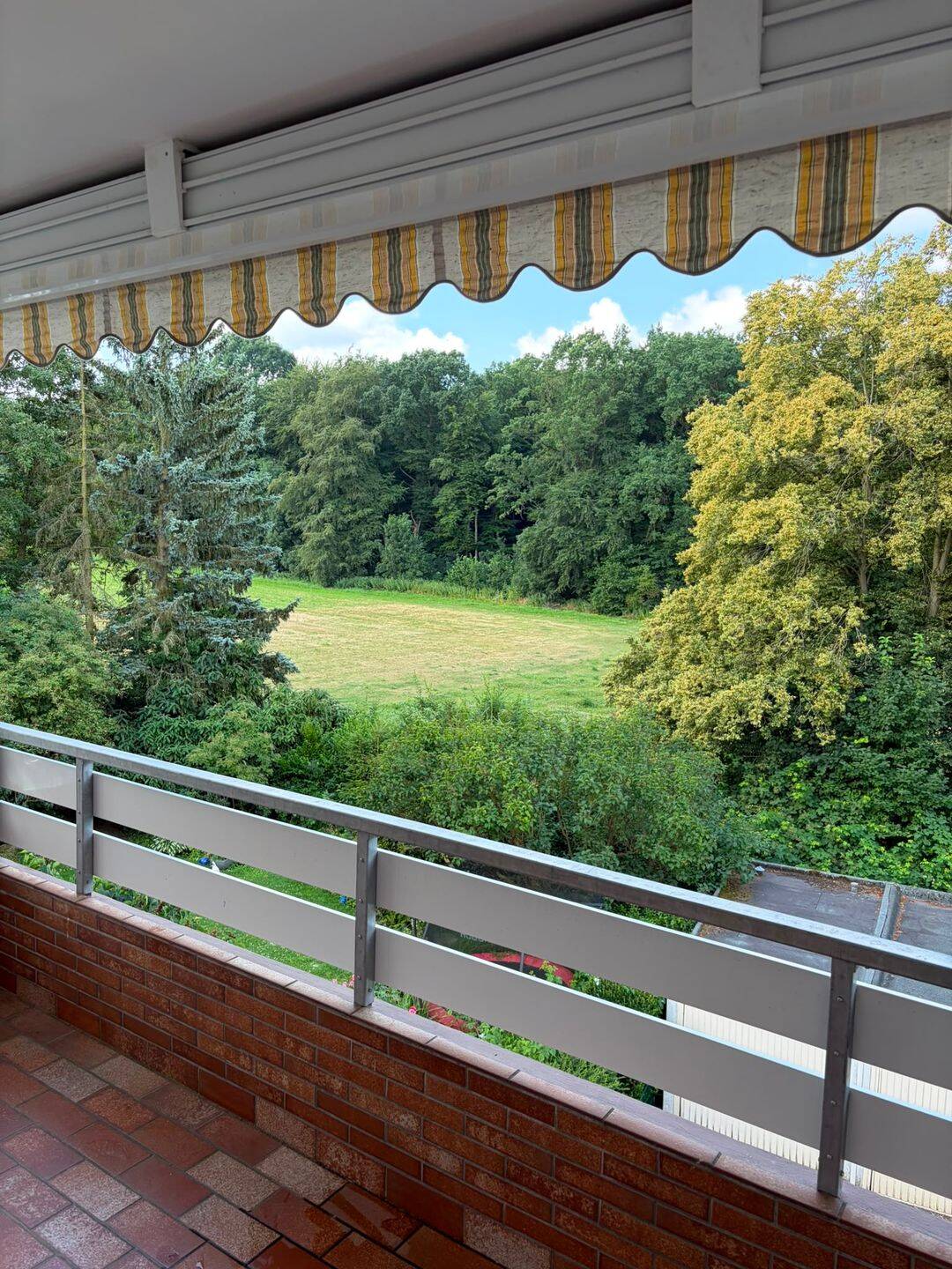 Moderne zentral gelegene Wohnung mit Garage und Balkon in Dortmund, 44265 Dortmund