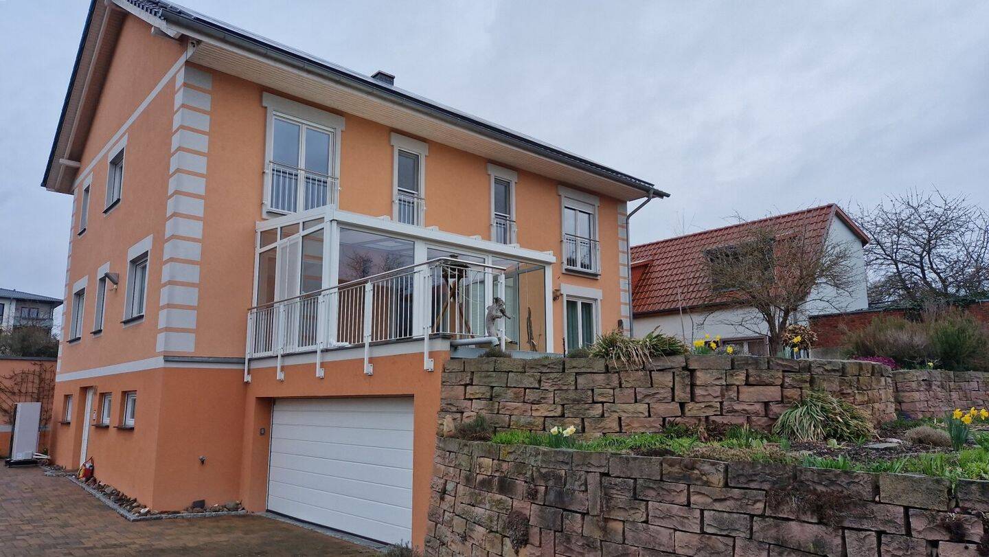 Einfamilienhaus mit Einliegerwohnung,Wintergarten und Garage für vier Autos in ruhiger Lage, 39326 Angern